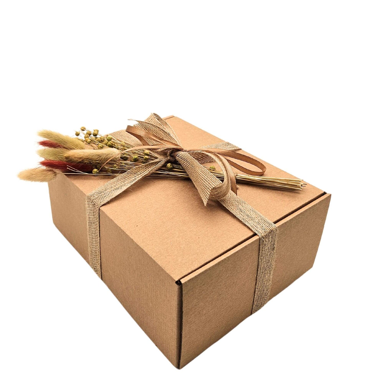 Cadou Elixirul Munților cu decoratiuni de flori uscate si panglica iuta si satin, in cutie craft 5