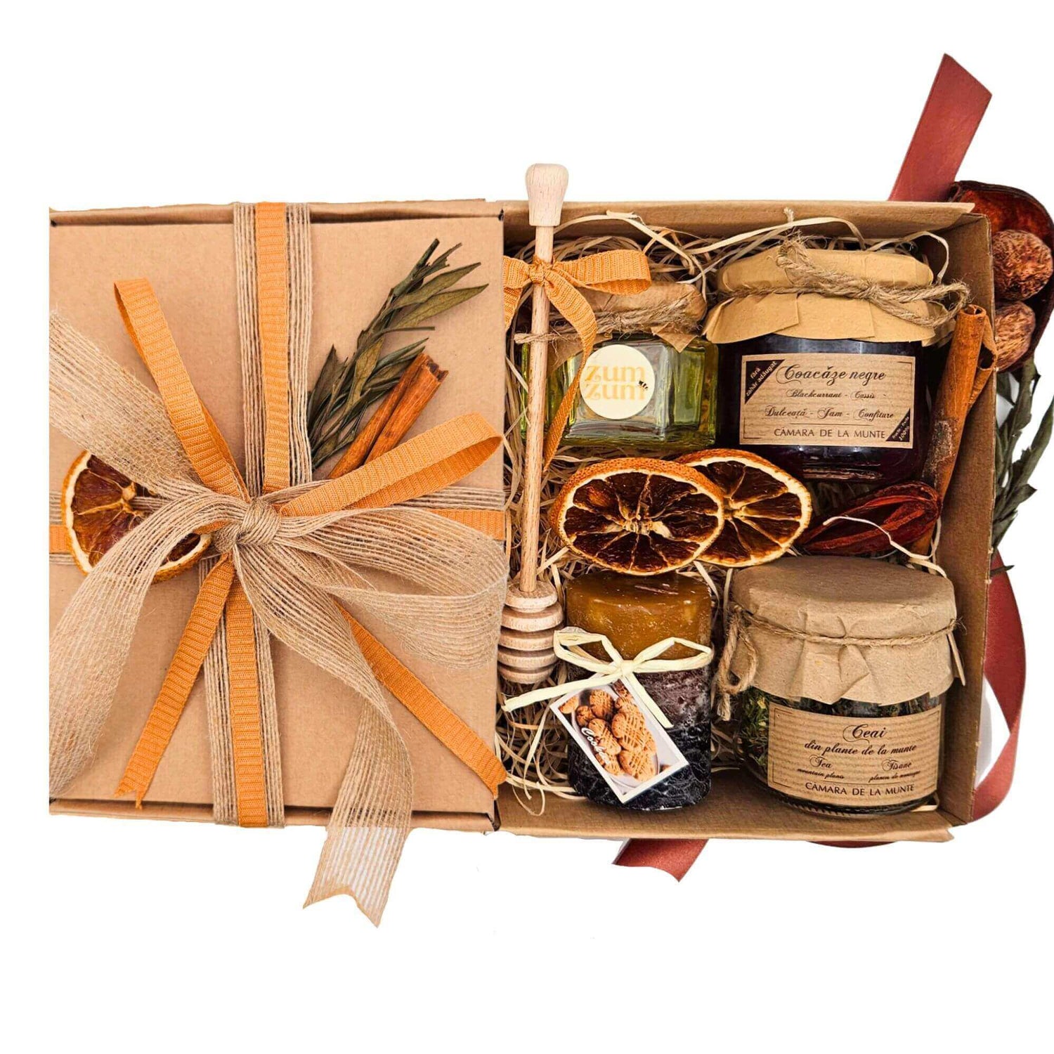 Coș Recolta de la munte cu ceai de plante de la munte, dulceață de coacăze negre, miere bio, lumânare parfumată și baton de miere