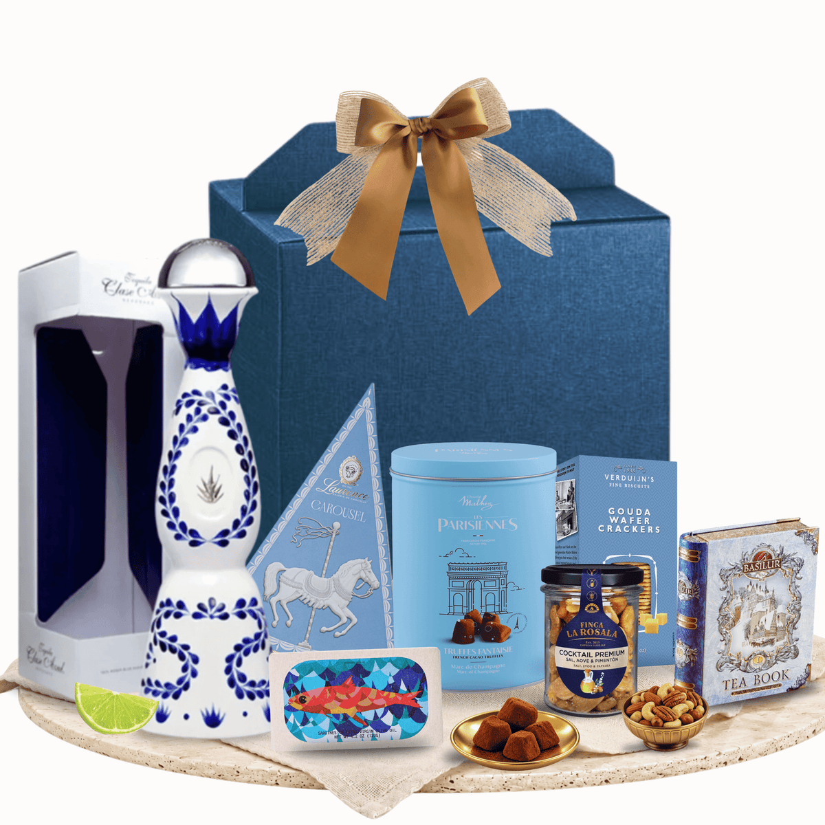 Cutie cadou Azul Reserve cu tequila Clase Azul Reposado și ceai negru Basilur Mini Tea Book