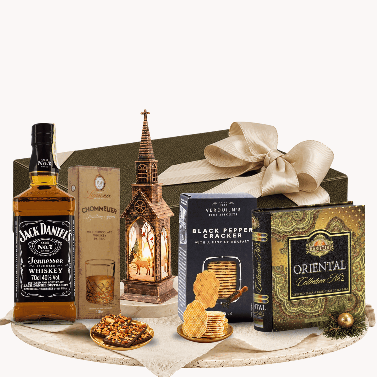 Cutie cadou Tennessee Nights cu Jack Daniel’s Old No. 7 și ceai Basilur Oriental Collection