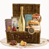 Coș cadou The Festive Hamper cu prosecco Bottega Gold și ciocolată Laurence Christmas