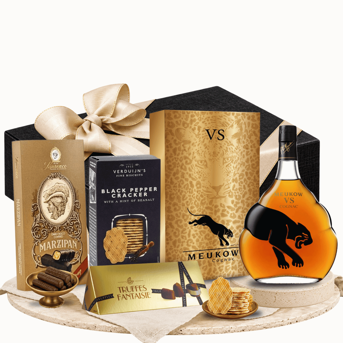 Cutie cadou The Golden Panther cu cognac Meukow VS și marțipan Laurence cu portocale