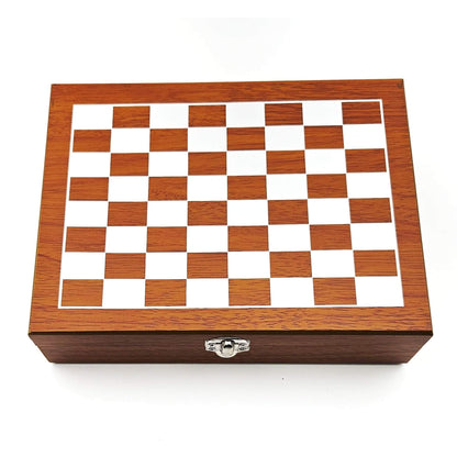 Cutie Cadou Chess &amp; Spirits Set cadou pentru femei barbati si companii cadou craciun cadou paste
