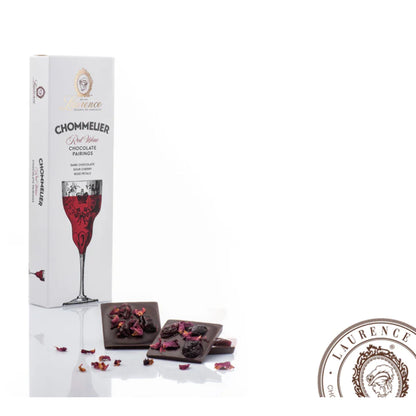 ciocolata neagra cu visine si petale de trandafir Chommelier