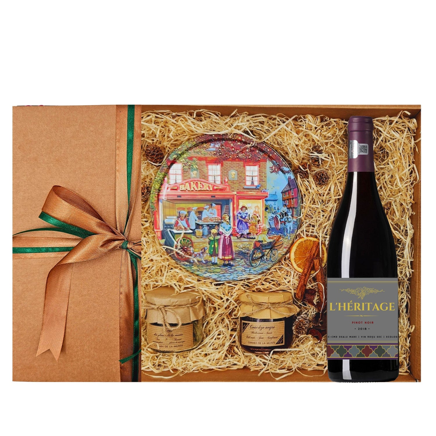 Set Natural Delights &amp; Elegance cu vin roșu Pinot Noir, ceai montan, dulceață de coacăze fără zahăr și fursecuri fine
