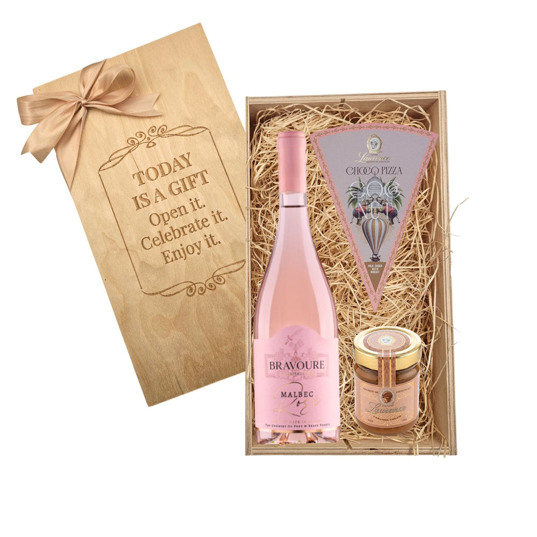 Cutie Blush &amp; Sweet Treats Box cu Malbec Rosé, ciocolată Choco Pizza Laurence, cremă de caramel și decorațiuni din lemn
